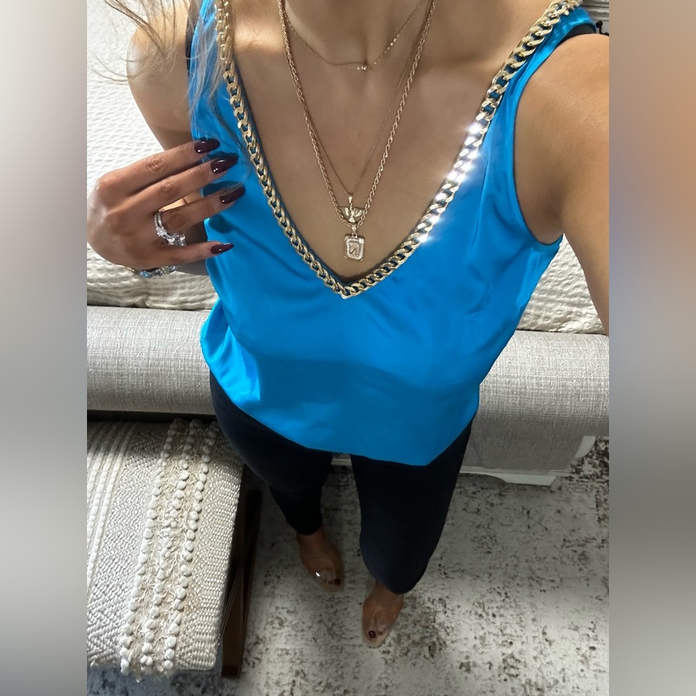 New💎 GENERATION LOVE v cut chain camisole - Picture 6 of 14